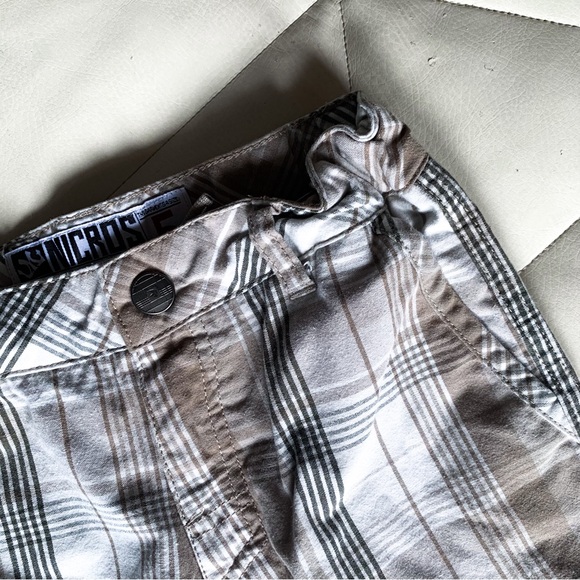 Micros • Shorts - Picture 2 of 4